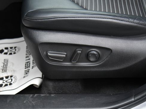 Used 2022 Toyota Highlander XSE image 17