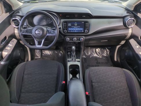 Used 2024 Nissan Kicks SV image 10