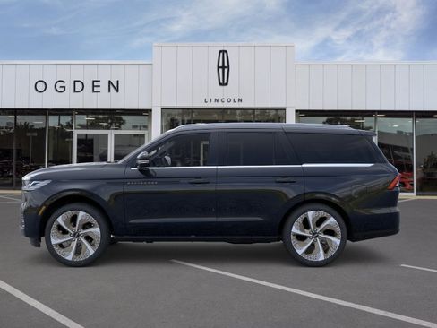 New 2026 Lincoln Navigator Black Label AWD/4WD image 3