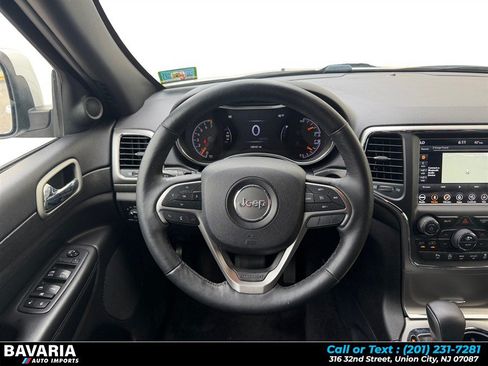 Used 2018 Jeep Grand Cherokee Altitude AWD/4WD image 13