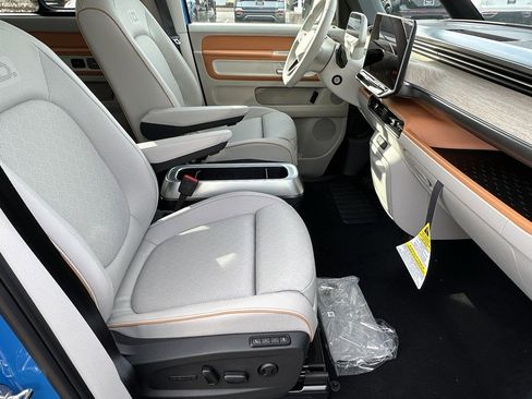 New 2025 Volkswagen ID. Buzz Pro S Plus image 16