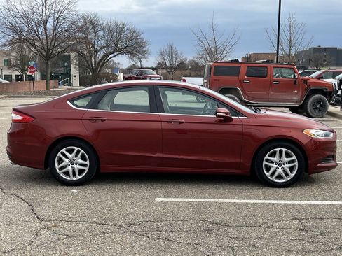 Used 2014 Ford Fusion SE FWD image 5