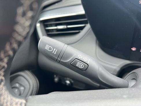 Used 2025 Buick Encore GX Preferred image 13