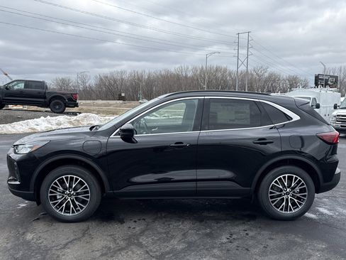 New 2026 Ford Escape SE image 2