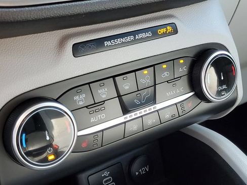 Certified 2024 Ford Escape Active AWD/4WD image 22