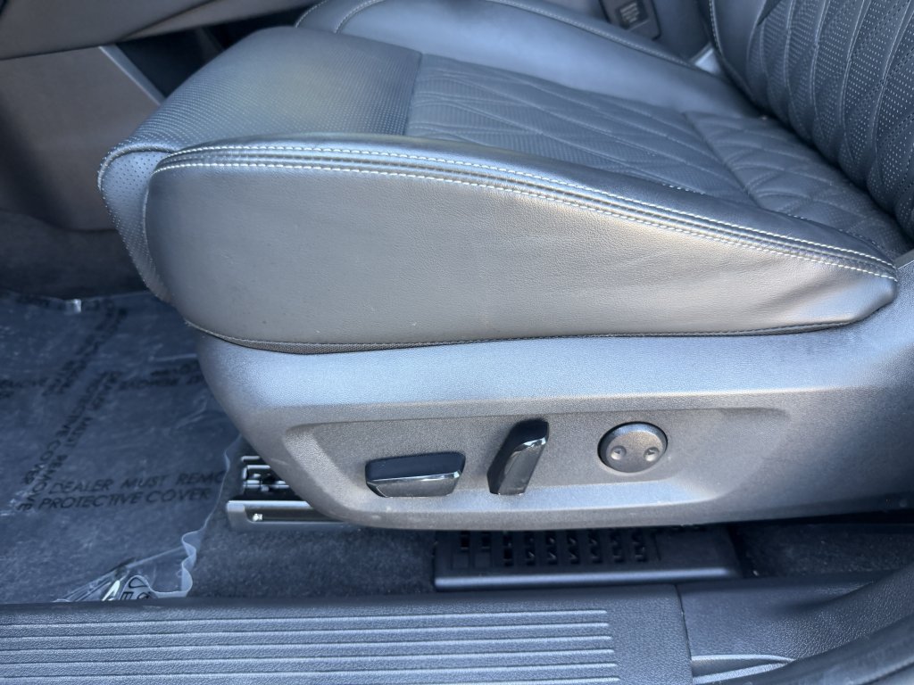 Used 2025 Nissan Rogue Platinum w/ Tech Package AWD/4WD image 30