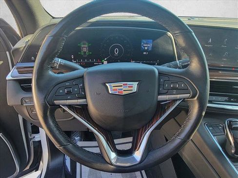 Used 2021 Cadillac Escalade Premium Luxury image 19