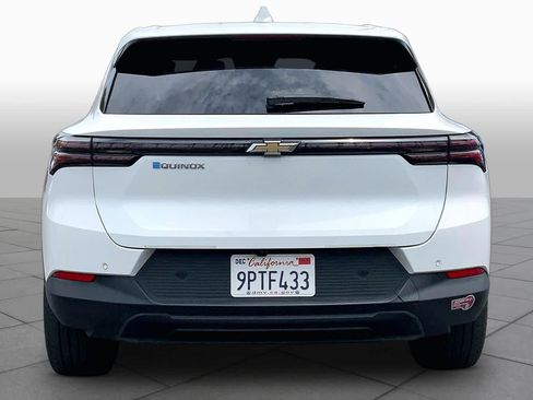 Used 2025 Chevrolet Equinox EV LT FWD image 4