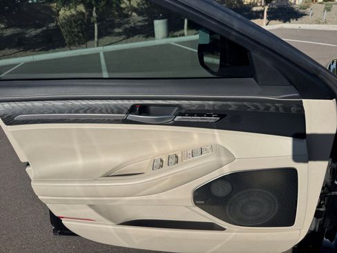 Used 2022 Genesis G90 3.3T Premium image 13