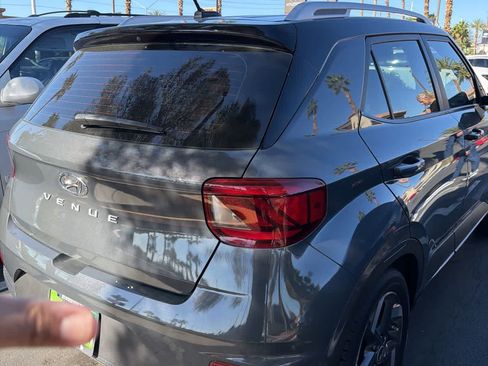 Used 2023 Hyundai Venue Limited w/ Cargo Package image 3