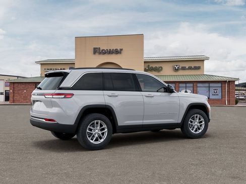New 2025 Jeep Grand Cherokee Laredo X w/ Luxury Tech Group I AWD/4WD image 6