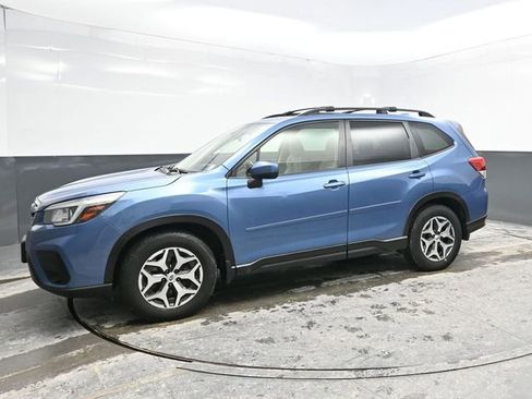 Used 2020 Subaru Forester Premium image 3