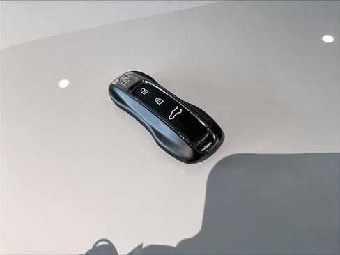 New 2026 Porsche Cayenne Turbo AWD/4WD image 21