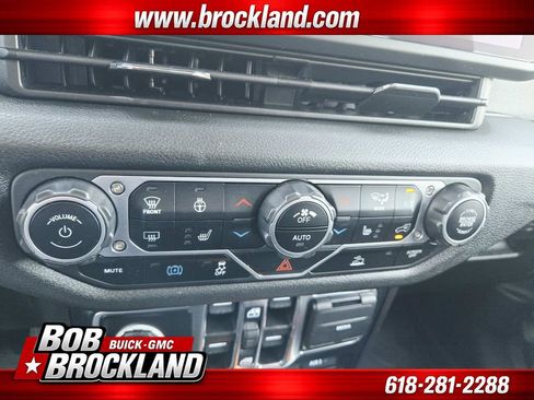 Used 2024 Jeep Wrangler Unlimited AWD/4WD image 30