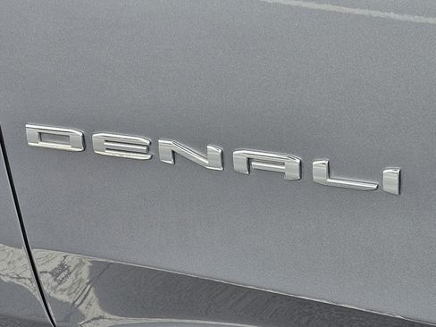 Used 2022 GMC Yukon XL Denali AWD/4WD image 36