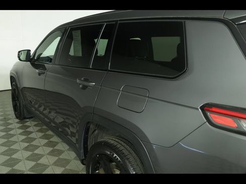 Used 2023 Jeep Grand Cherokee L Laredo AWD/4WD image 18