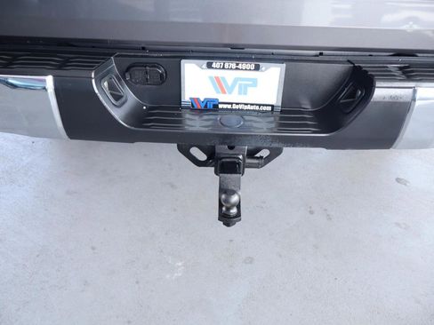Used 2015 Toyota Tundra SR5 w/ SR5 Upgrade Package RWD image 31