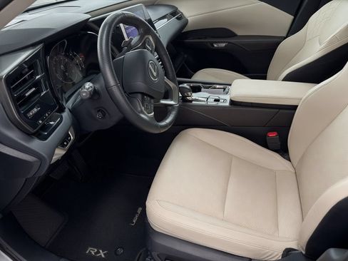 Used 2024 Lexus RX 350 FWD w/ Technology Package image 2