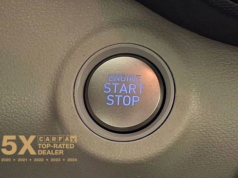 Certified 2024 Hyundai Venue SEL image 31