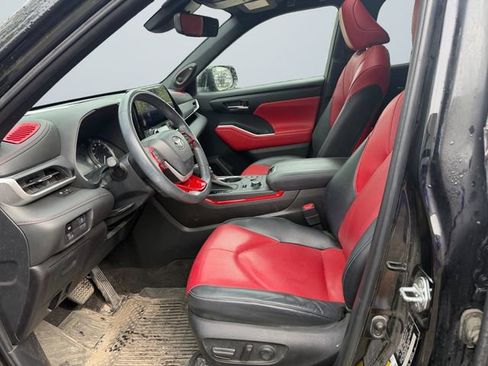 Used 2023 Toyota Highlander XSE AWD/4WD image 10