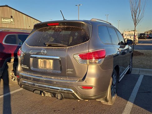 Used 2015 Nissan Pathfinder SL w/ SL Premium Package image 3