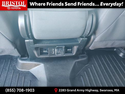 Used 2023 Chevrolet Silverado 1500 LT image 17