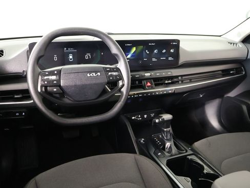 Used 2025 Kia K4 FWD image 2
