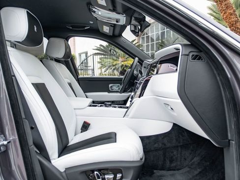 New 2026 Rolls-Royce Cullinan AWD/4WD image 17