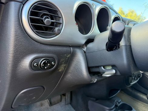 Used 2005 Chrysler PT Cruiser Limited image 13