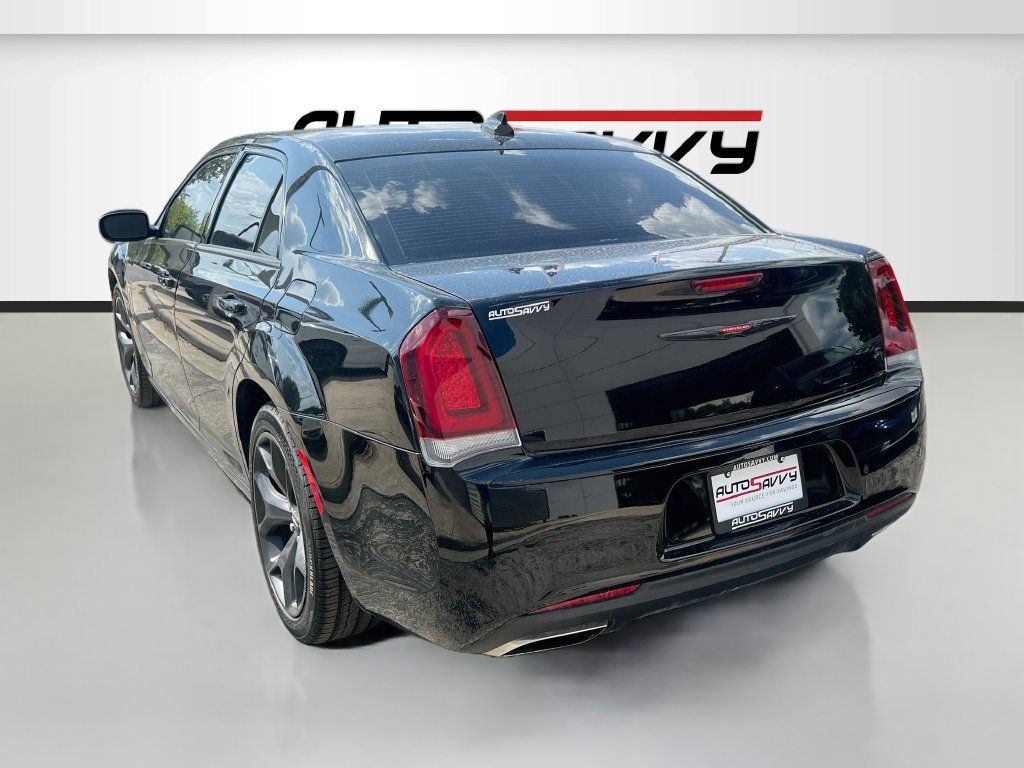 Used 2022 Chrysler 300 S RWD image 5