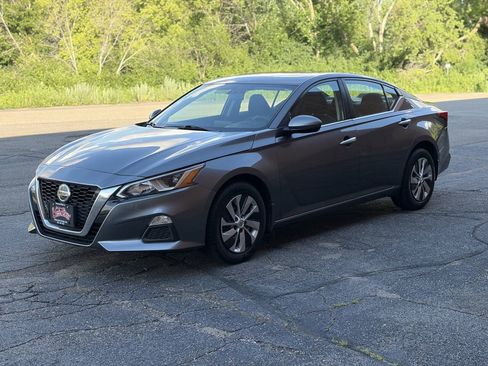 Used 2019 Nissan Altima 2.5 S AWD/4WD image 3