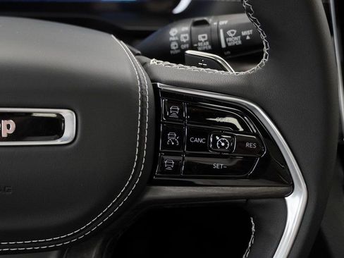 New 2025 Jeep Grand Cherokee Overland image 28