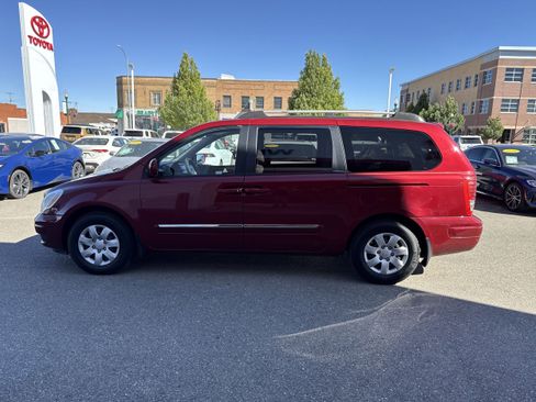 Used 2008 Hyundai Entourage GLS image 6