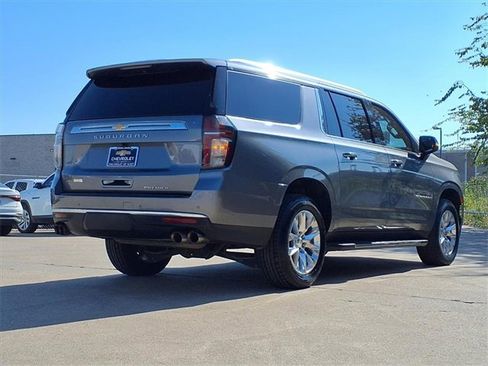Used 2021 Chevrolet Suburban Premier image 4