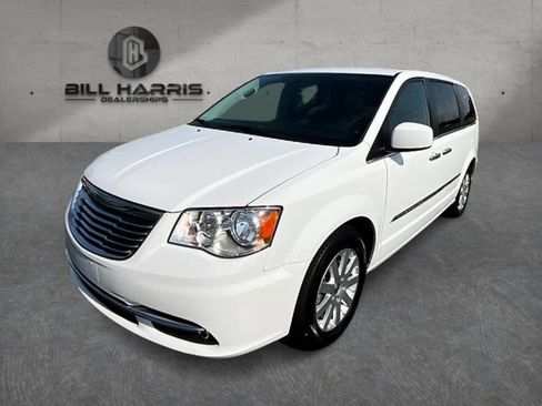 Used 2016 Chrysler Town & Country Touring w/ Driver Convenience Group FWD image 1