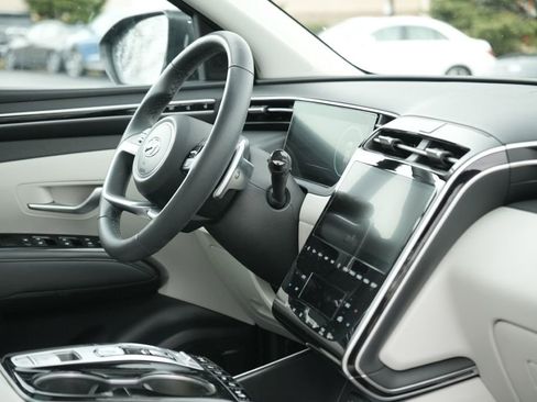 Used 2022 Hyundai Tucson Limited image 13