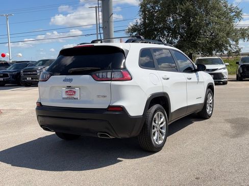 Used 2022 Jeep Cherokee Latitude Lux FWD image 5