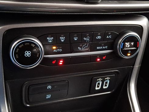 Certified 2022 Ford EcoSport SE image 16