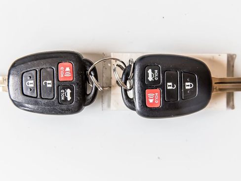 Used 2015 Toyota Camry SE FWD image 38