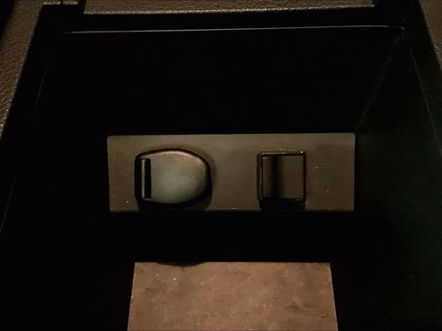 Used 2013 Nissan Sentra SR w/ Driver Pkg image 31