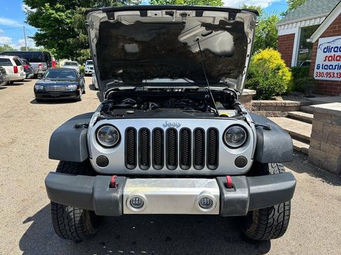 Used 2012 Jeep Wrangler Sahara AWD/4WD image 12