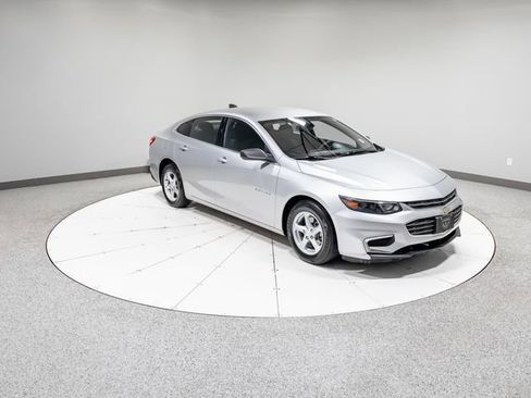 Used 2018 Chevrolet Malibu LS image 25