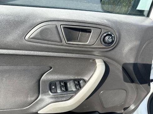 Used 2013 Ford Fiesta SE FWD image 21