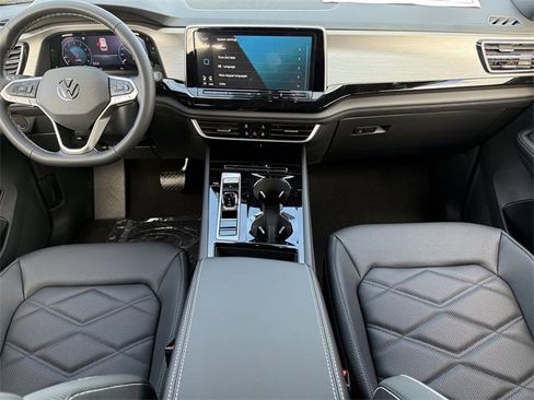 New 2026 Volkswagen Atlas Cross Sport SE image 7