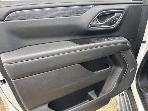 Used 2022 GMC Yukon XL SLT w/ SLT Luxury Package image 24