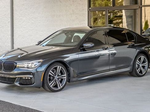 Used 2019 BMW 740i w/ M Sport Package RWD image 6
