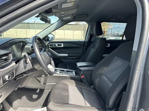Used 2023 Ford Explorer XLT AWD/4WD image 10