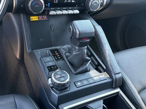 Used 2025 Toyota 4Runner TRD Off-Road Premium AWD/4WD image 21