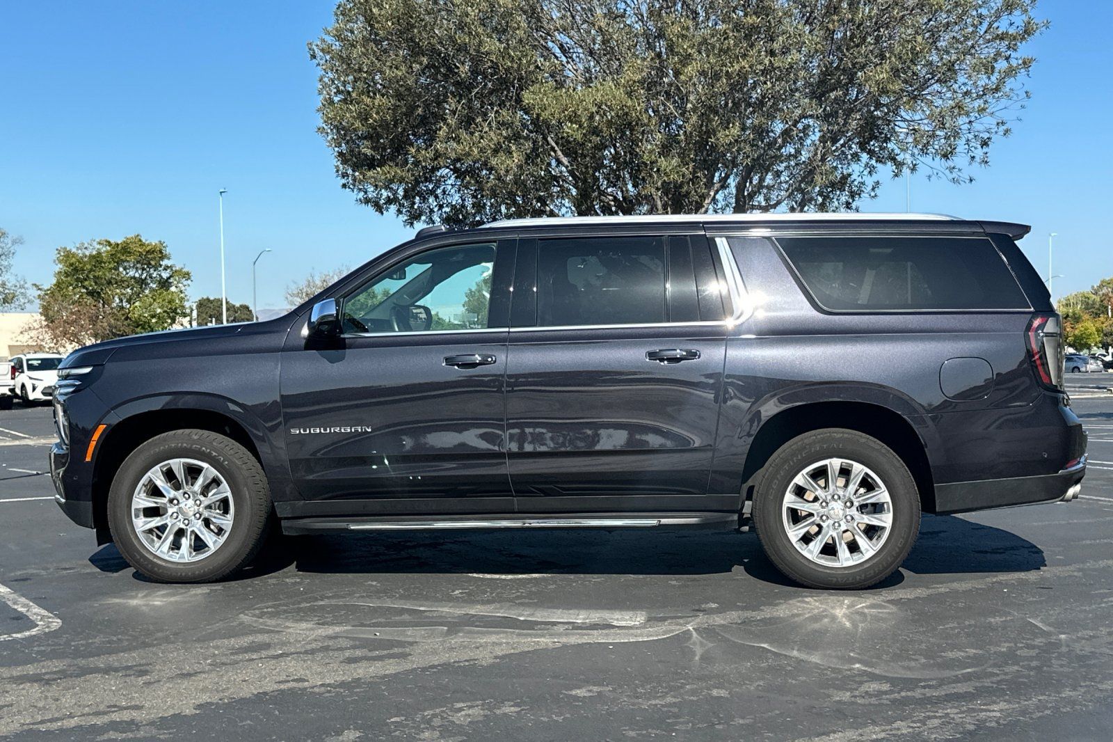 Used 2026 Chevrolet Suburban Premier w/ Sun And Tow Package AWD/4WD image 7