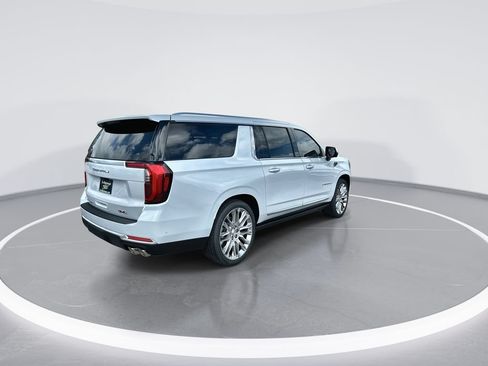 New 2026 GMC Yukon XL Denali w/ Denali Reserve Package AWD/4WD image 8